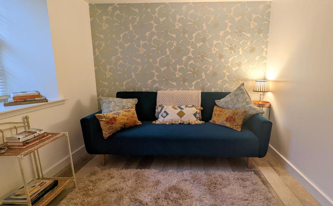 Beautiful Listed Flat With Private Garden, Birnam Apartment Exterior photo